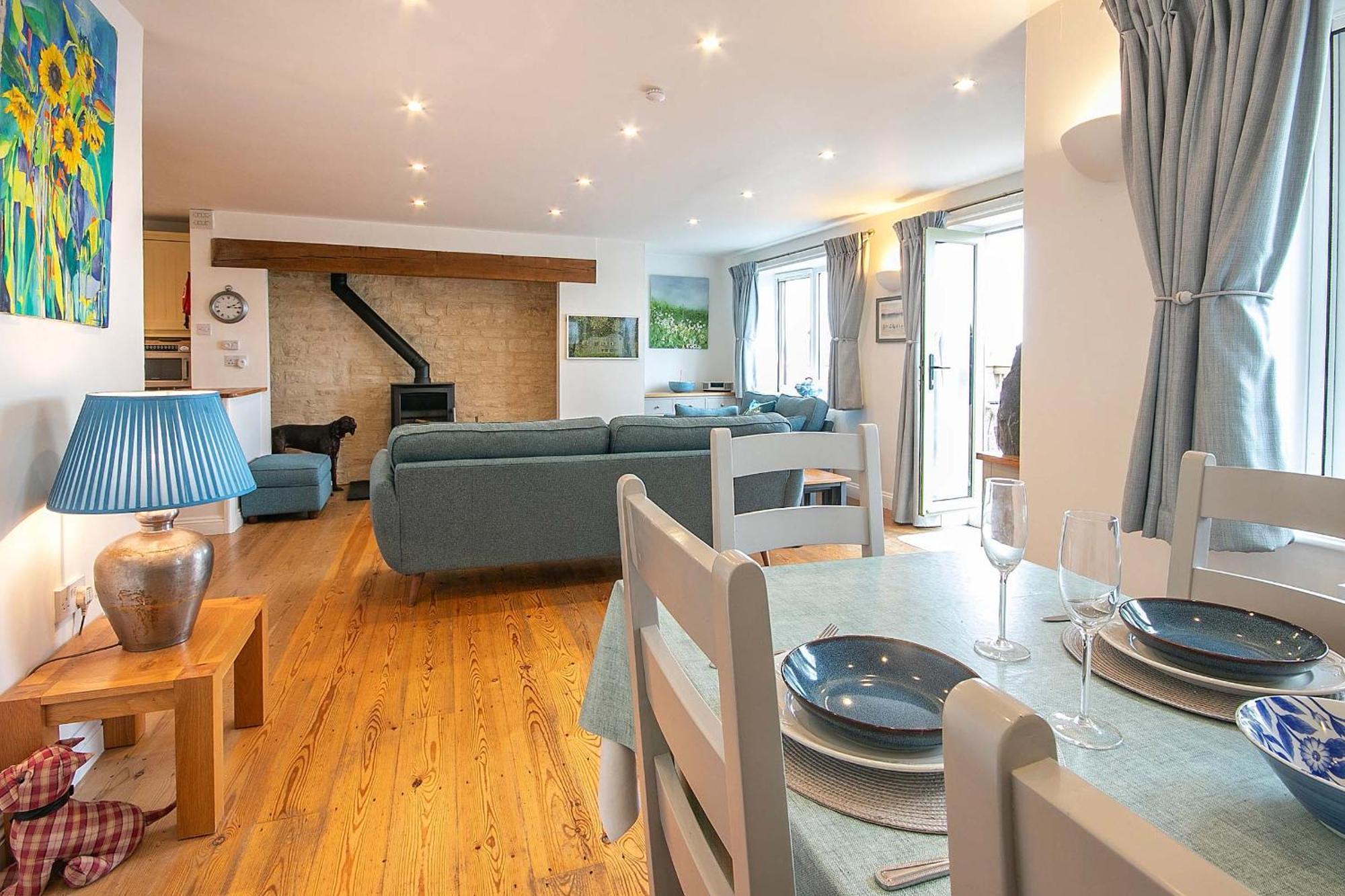 Coot Cottage - Holiday House With Fantastic Lake Views Somerford Keynes Εξωτερικό φωτογραφία