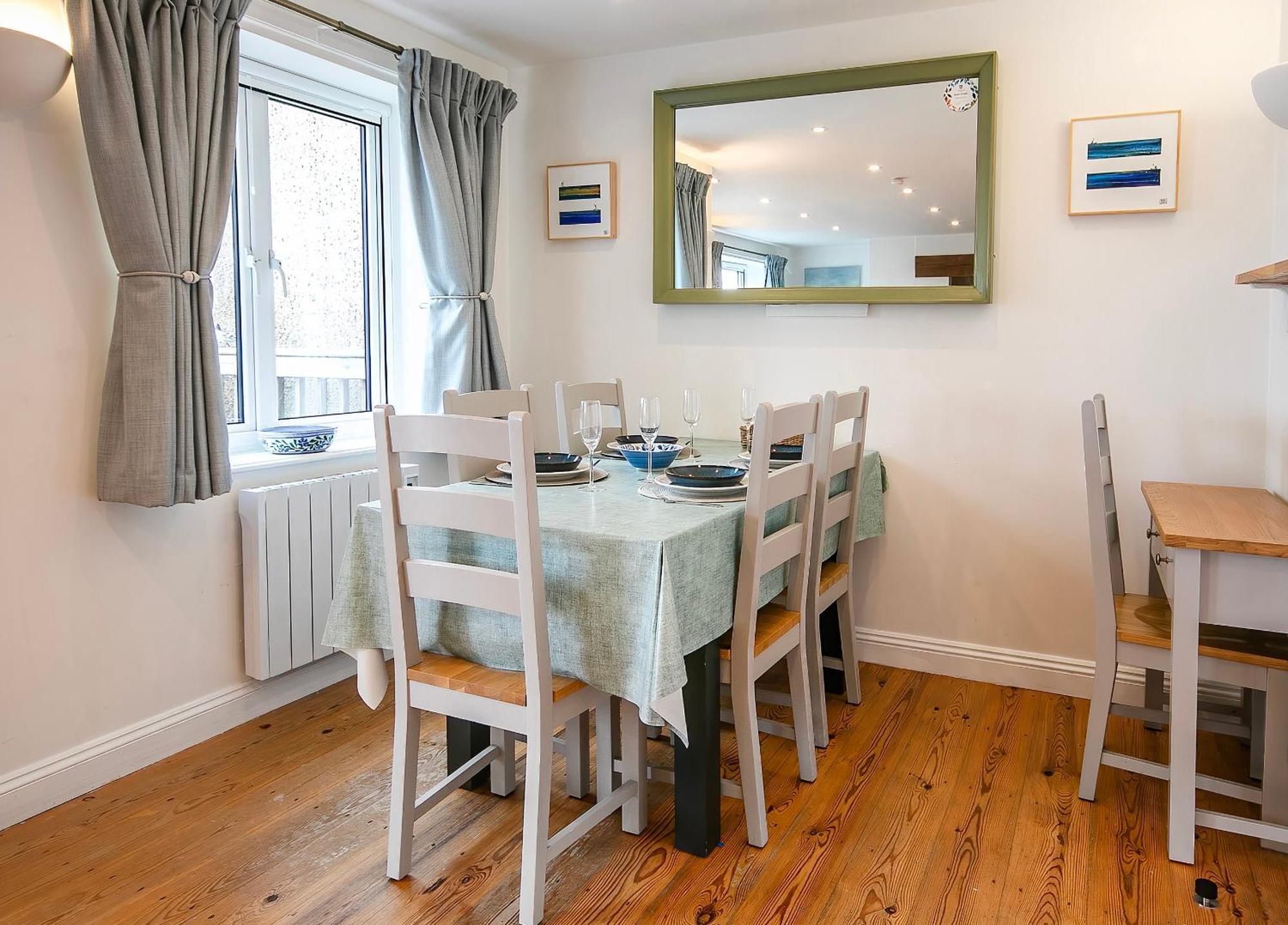 Coot Cottage - Holiday House With Fantastic Lake Views Somerford Keynes Εξωτερικό φωτογραφία